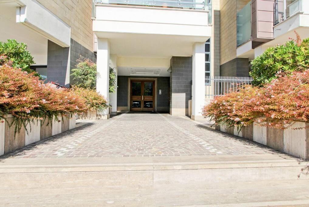 Cozy Terrace Apt Close To Eataly And Metro Piramide Rom Exterior foto